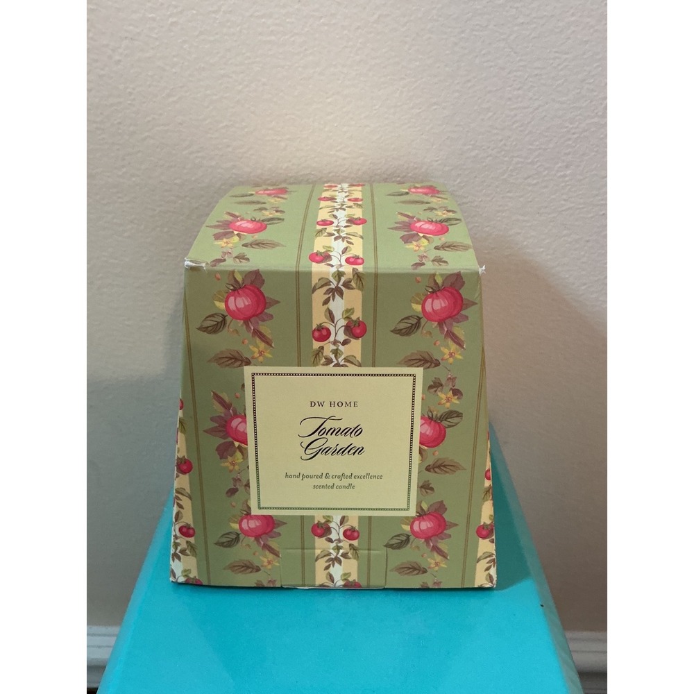 DW Home Tomato Garden Scented Candle 7.6oz Green Glass Jar New in Box DSF5116